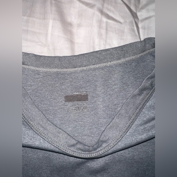 Vintage Nike UC Grey work out shirt - Picture 5 of 10